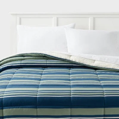 Open Box - Full/Queen Faux Shearling Microfiber Reversible Comforter Navy/Green Plaid - Room Essentials